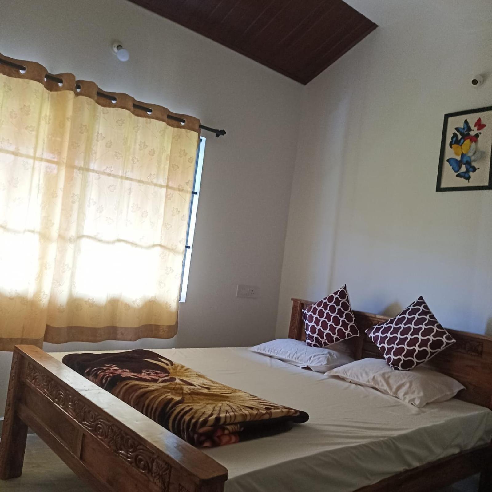 Cloudy Adobe Villa Madikeri Exterior photo